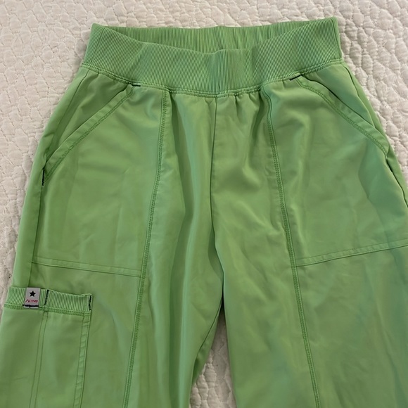 EUC Scrubstar XS lime green elastic band scrub pants. - Picture 4 of 4